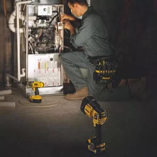 Фонарь светодиодный аккумуляторный DeWALT DCL043 (DCL043)