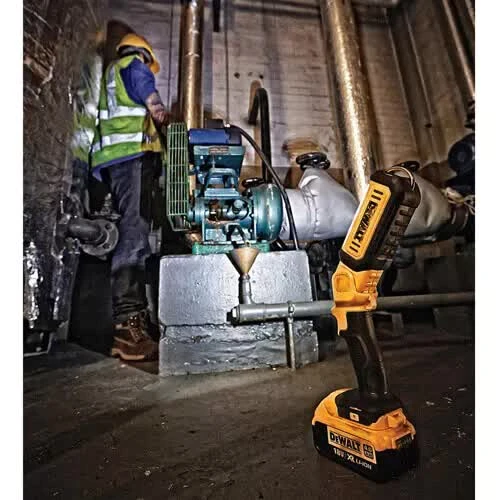 Фонарь светодиодный аккумуляторный DeWALT DCL050 (DCL050)