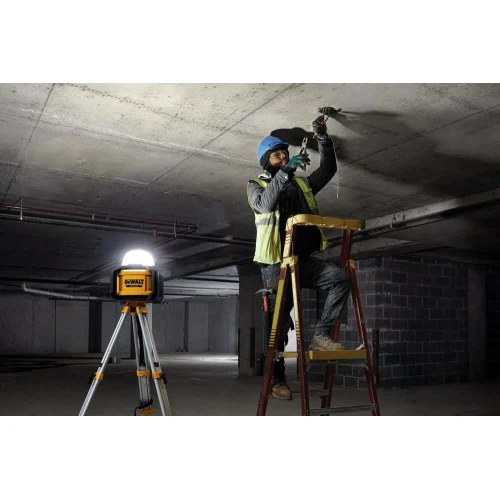 Ліхтар світлодіодний акумуляторний DeWALT DCL074 (DCL074)