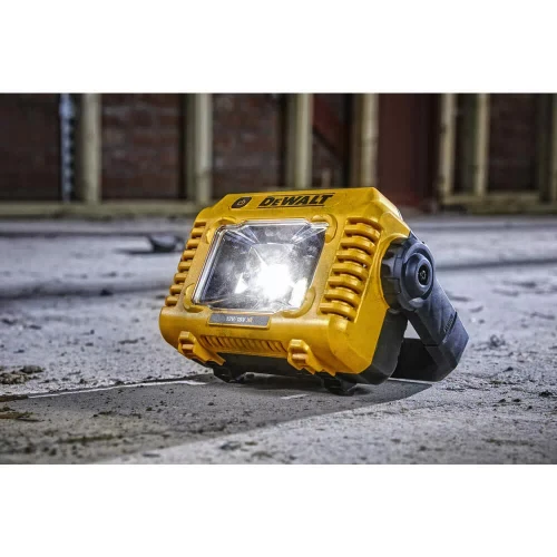 Фонарь светодиодный аккумуляторный DeWALT DCL077 (DCL077)