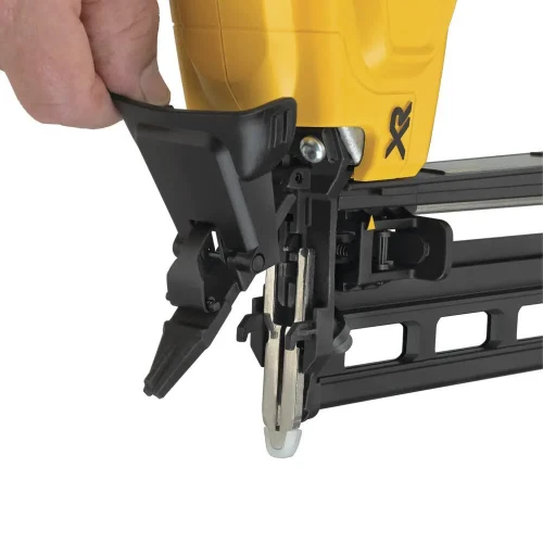Пистолет гвоздезабивной аккумуляторный бесщёточный DeWALT DCN662D2 (DCN662D2)