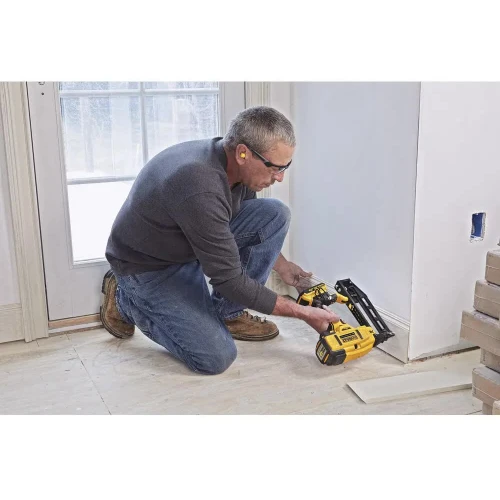 Пистолет гвоздезабивной аккумуляторный бесщёточный DeWALT DCN662D2 (DCN662D2)