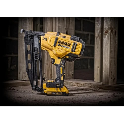 Пістолет цвяхозабивний акумуляторний безщітковий DeWALT DCN662N (DCN662N)