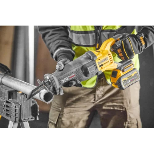 Пила шабельна акумуляторна DeWALT DCS386T1 (DCS386T1)