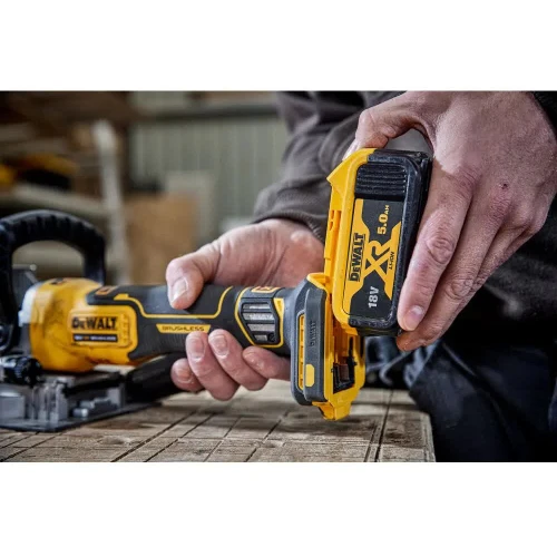 Фрезер аккумуляторный бесщёточный DeWALT DCW682NT (DCW682NT)