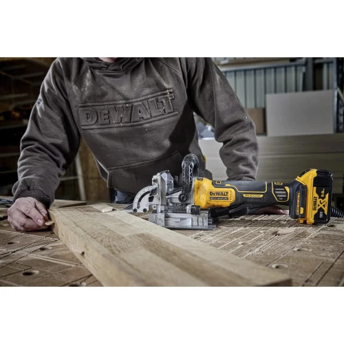 Фрезер акумуляторний безщітковий DeWALT DCW682P2 (DCW682P2)