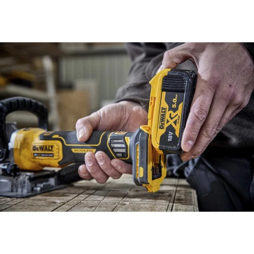 Фрезер акумуляторний безщітковий DeWALT DCW682P2 (DCW682P2)