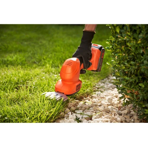 Кусторез-ножницы аккумуляторные BLACK+DECKER BCSS18D1