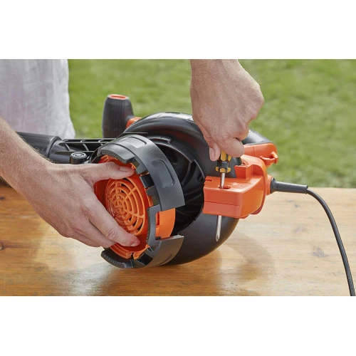 Садовый пылесос электрический BLACK+DECKER BEBLV300