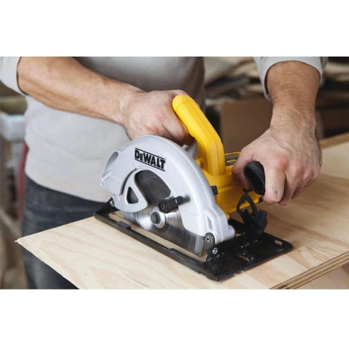 Дискова пила ручна DeWALT DWE560K (DWE560K)