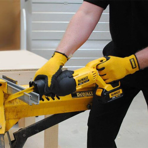 Аккумуляторная сабельная пила DeWALT DCS380N (DCS380N)