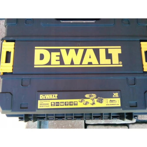Акумуляторний шурупокрут DeWALT DCD777L2T безщітковий (DCD777L2T)