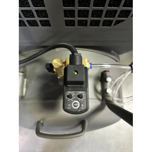 Винтовой воздушный компрессор 200 л GTM DLG7.5V/inv масляный 380В/инвертор/кожух (DLG7.5V-INV Closed case)