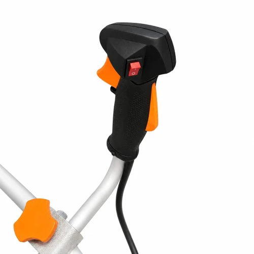 Бензиновая мотокоса GTM BCI52U 1.45 кВт с ножом и косильной головкой Tap'n'Go