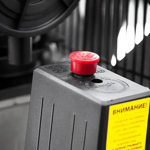 Компресор SIGMA ременний двоциліндровий 2.5кВт 335Л/хв 50л