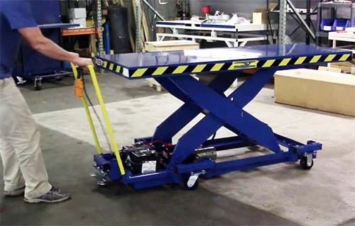 podjomnuie_stolu_cat